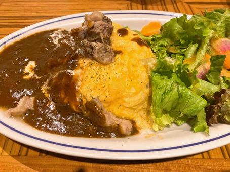 ビーフカレーオムレツライスの写真