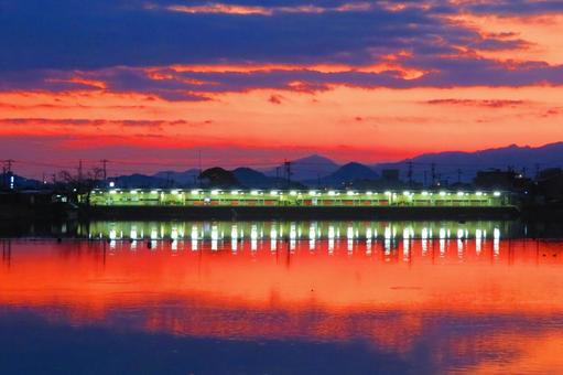 12月中旬の大池からの朝焼け 12月中旬の大池からの朝焼けの写真
