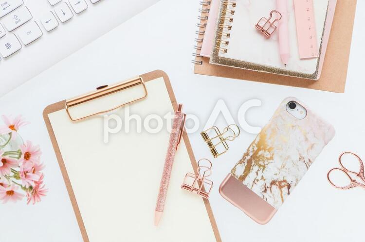 ワークスペース ワークスペース,ピンクゴールド,pcの写真素材