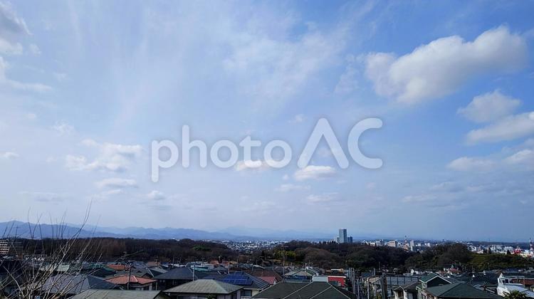 住宅街と空 空,青空,住宅街の写真素材