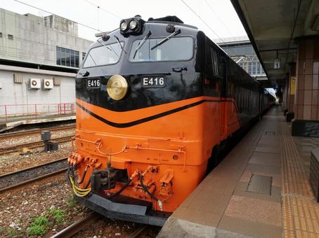 台湾鉄道 鳴日号 台湾鉄道 鳴日号の写真