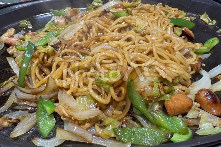 焼きそば・ホットプレートで作る 焼きそば,b級グルメ,麺類の写真素材