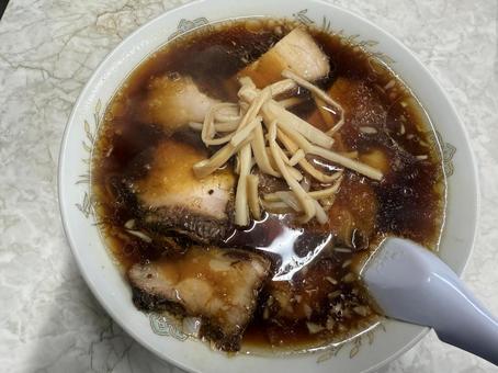 醤油チャーシュー麺 チャーシュー,メンマ,美味しいの写真素材