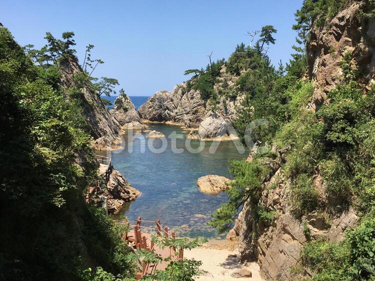 美しい海岸（鳥取　浦富海岸） 鳥取,浦富海岸,岩場の写真素材