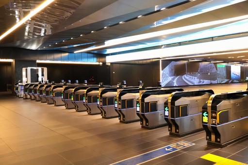 通勤通学イメージ　誰もいない改札　夢洲駅 通勤,通学,改札の写真素材