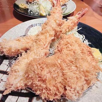 エビフライとヒレカツ エビフライとヒレカツの写真