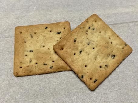 2 grain crackers, JPG