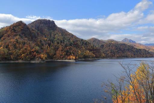 さっぽろ湖の黄葉2 さっぽろ湖の黄葉2の写真