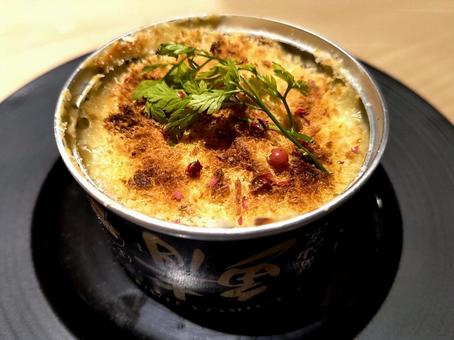 空き缶を器にしたグラタン グラタン,空き缶,一品の写真素材