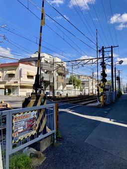電車の踏切・遮断機 電車の踏切・遮断機 踏切,遮断機,警報機の写真素材