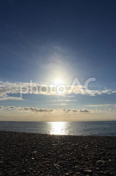 淡路島で見た朝日 海,朝焼け,砂の写真素材