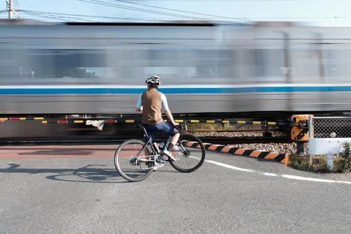 ロードバイク ロードバイク 駅,鉄道,電車の写真素材