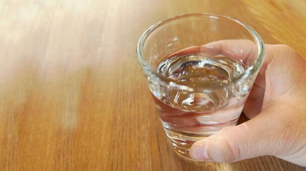 コップ一杯の水（左余白） 水,コップ,カップの写真素材