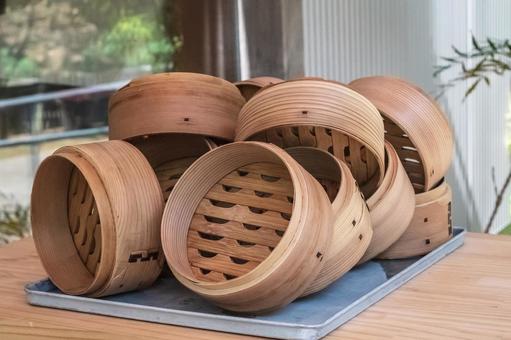 蒸籠(手入れ)1 蒸籠,蒸し器,調理道具の写真素材