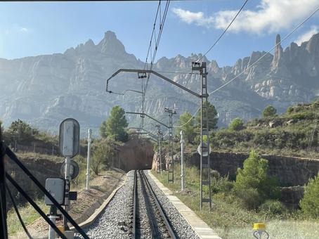 モンセラット登山鉄道の線路 バルセロナ,スペイン,カタルーニャの写真素材