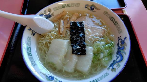 塩ラーメンお餅入り ラーメン,塩ラーメン,ネギの写真素材