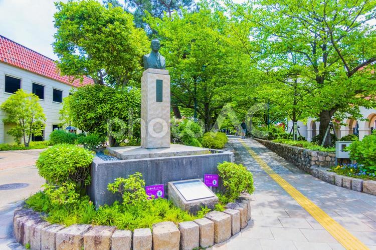 兵庫・宝塚・花のみち 花のみち,小林一三,銅像の写真素材