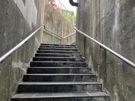 昼間の地下道の出口 地下道,車道,歩道の写真素材