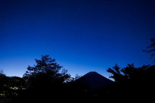 富士山の夜明け 富士山,夜明け,星空の写真素材