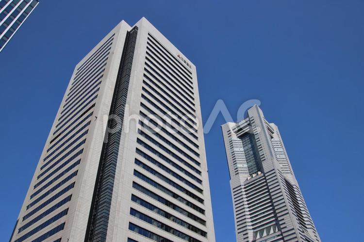 三菱重工ビルとランドマークタワー（横浜） 横浜,ビル,高層ビルの写真素材