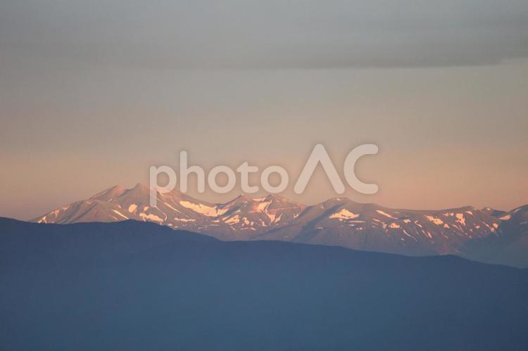夕焼けに照らされるアルプス　3 山,自然,たそがれの写真素材