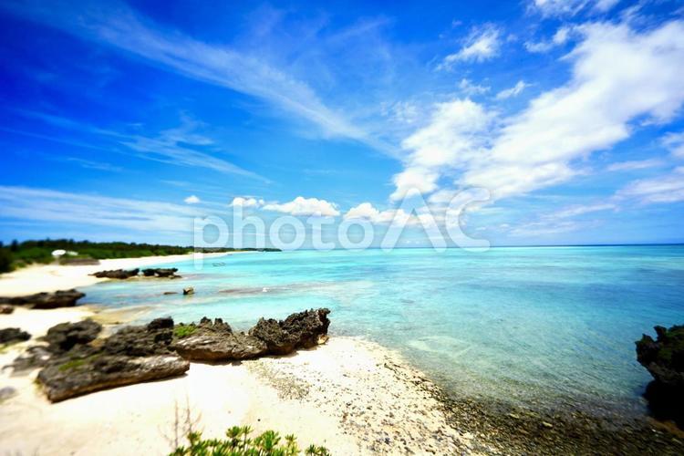 与論島の透明度抜群の美しい海 与論島,沖縄,鹿児島の写真素材