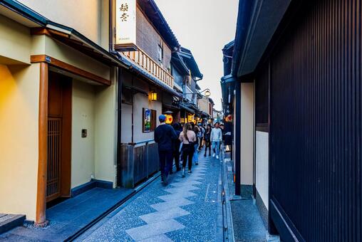 京都市　祇園の町並み 祇園,京都,街並みの写真素材