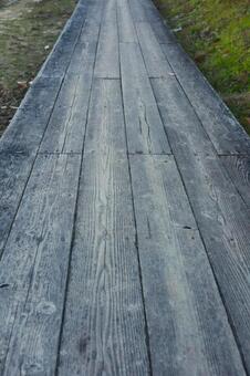 木製の通路 板,木目,床の写真素材