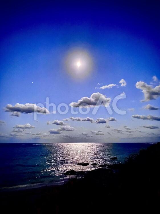沖縄の海と月 沖縄,海,月の写真素材