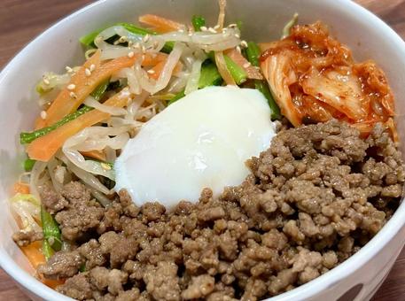 ビビンバ丼 料理,ビビンバ,ビビンバ丼の写真素材
