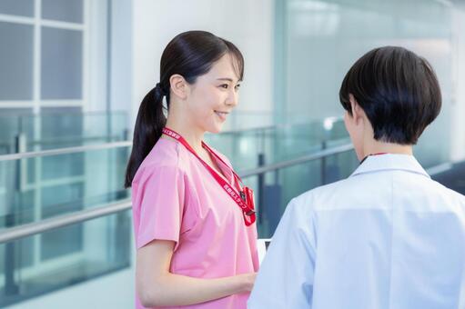 病院で働く女性の医者 病院,医者,医療の写真素材