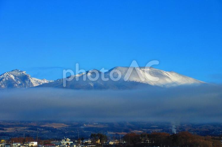 長野県-佐久市街と浅間山 浅間山,山,活火山の写真素材