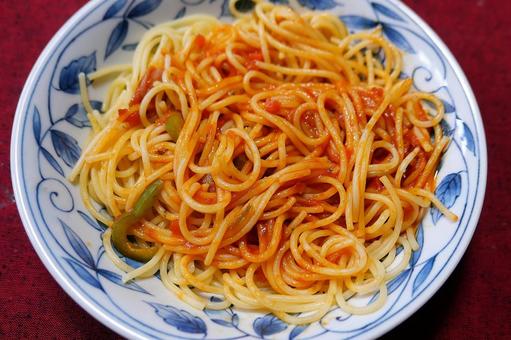 冷凍のスパゲティ 加熱調理後,ナポリタン,ウィンナーソーセージの写真素材