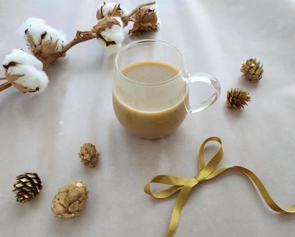 冬の華やか紅茶ラテ 紅茶ラテ,ティータイム,紅茶の写真素材