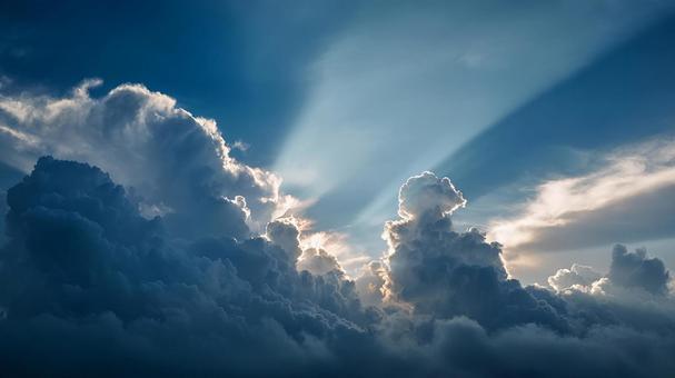 澄み切った青空に広がる、雲のパノラマ 澄み切った青空に広がる、雲のパノラマの写真
