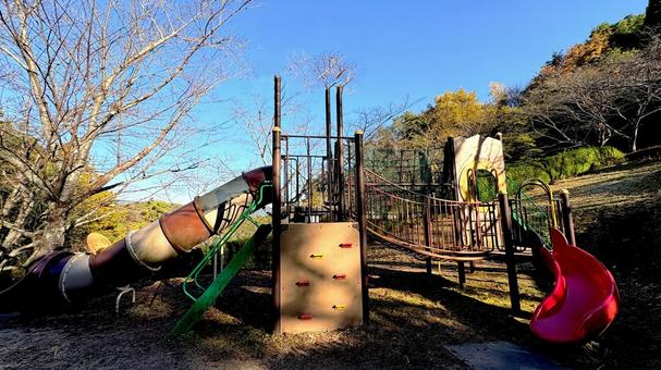秋の公園の滑り台 遊具,滑り台,公園の写真素材