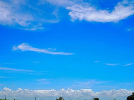 夏空と白い雲 夏空と白い雲の写真
