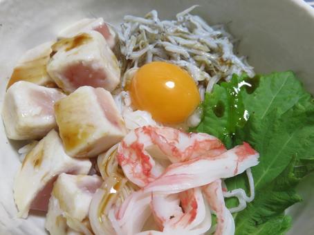 海鮮丼 海鮮丼 海鮮丼,どんぶり,釜揚げシラスの写真素材