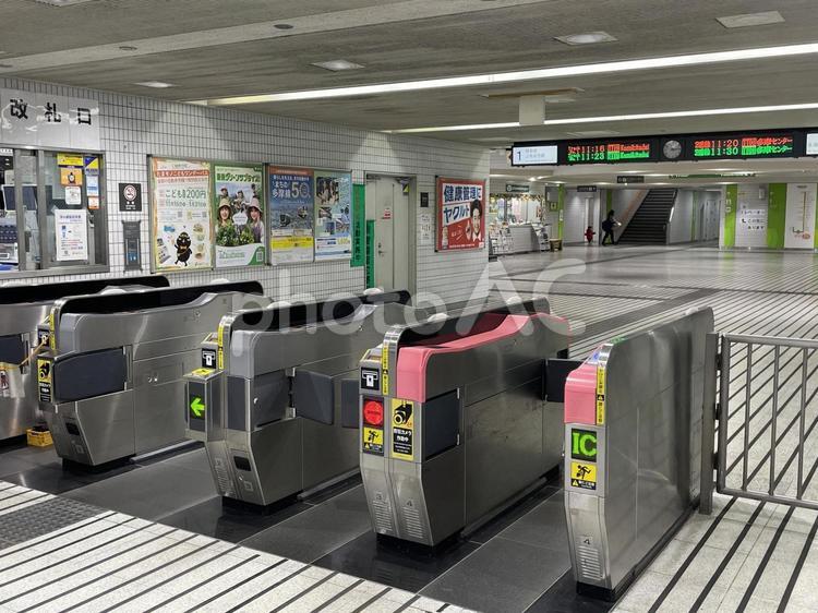 多摩都市モノレール線、玉川上水駅　改札口 玉川上水駅,多摩都市モノレール線,改札口の写真素材