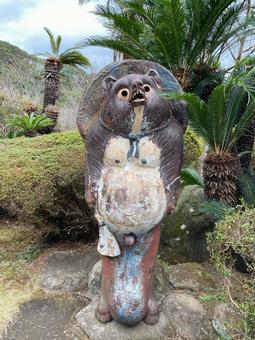 狸の像 狸の像の写真