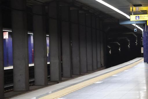 地下鉄の駅のホームの風景 地下鉄,駅,ホームの写真素材