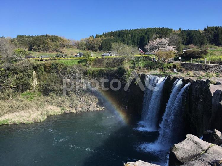 原尻の滝と虹 原尻の滝,大分,豊後大野の写真素材