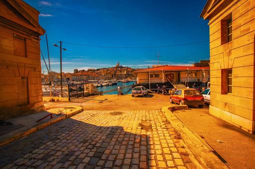 マルセイユ旧港の石畳 マルセイユ,旧港,石畳の写真素材