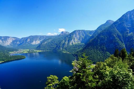 ハルシュタットスカイウォークから望む絶景 ハルシュタットスカイウォークから望む絶景 ハルシュタット,オーストリア,世界遺産の写真素材