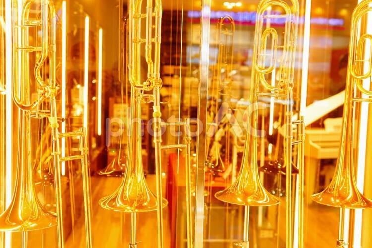 金管楽器 管,器械,実験室の写真素材