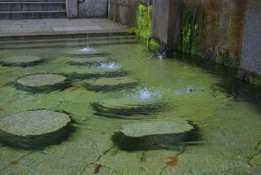 京都 清水寺の御利益スポット・音羽の滝 清水寺,音羽の滝,名水の写真素材