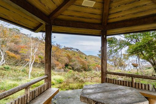 三重　御在所岳　ロープウェイ駅と東屋 御在所岳,山,御在所山の写真素材