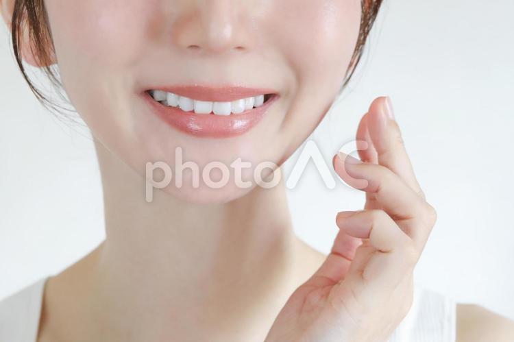 笑顔の女性　スキンケアイメージ 女性,笑顔,笑うの写真素材