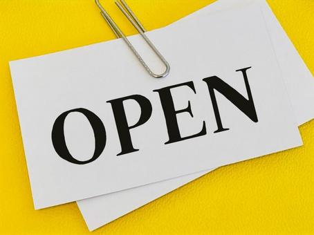 OPENと書かれたメモ OPENと書かれたメモ オープン,開店,公開の写真素材