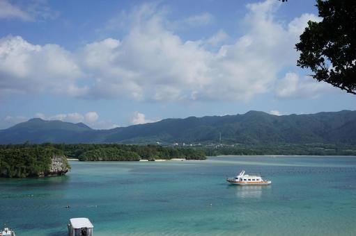 川平湾と青い海の絶景 川平湾,石垣島,青い海の写真素材